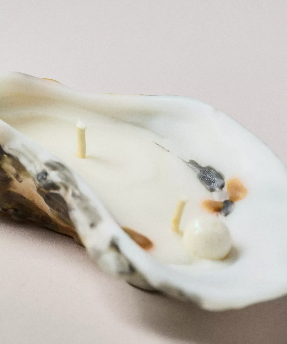 Pearl Oyster Candle