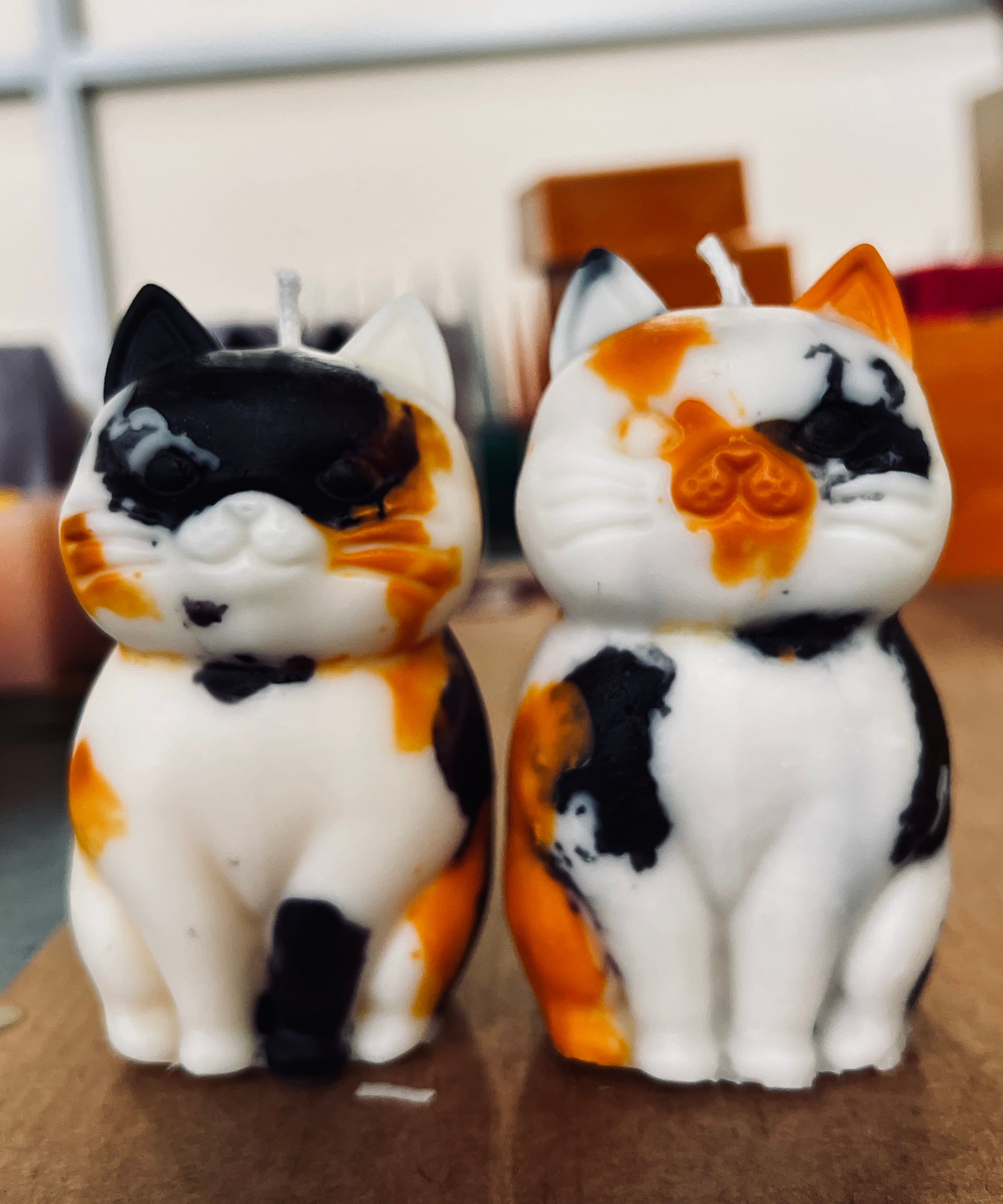 beeswax-cat-candle-bababoogs.jpg