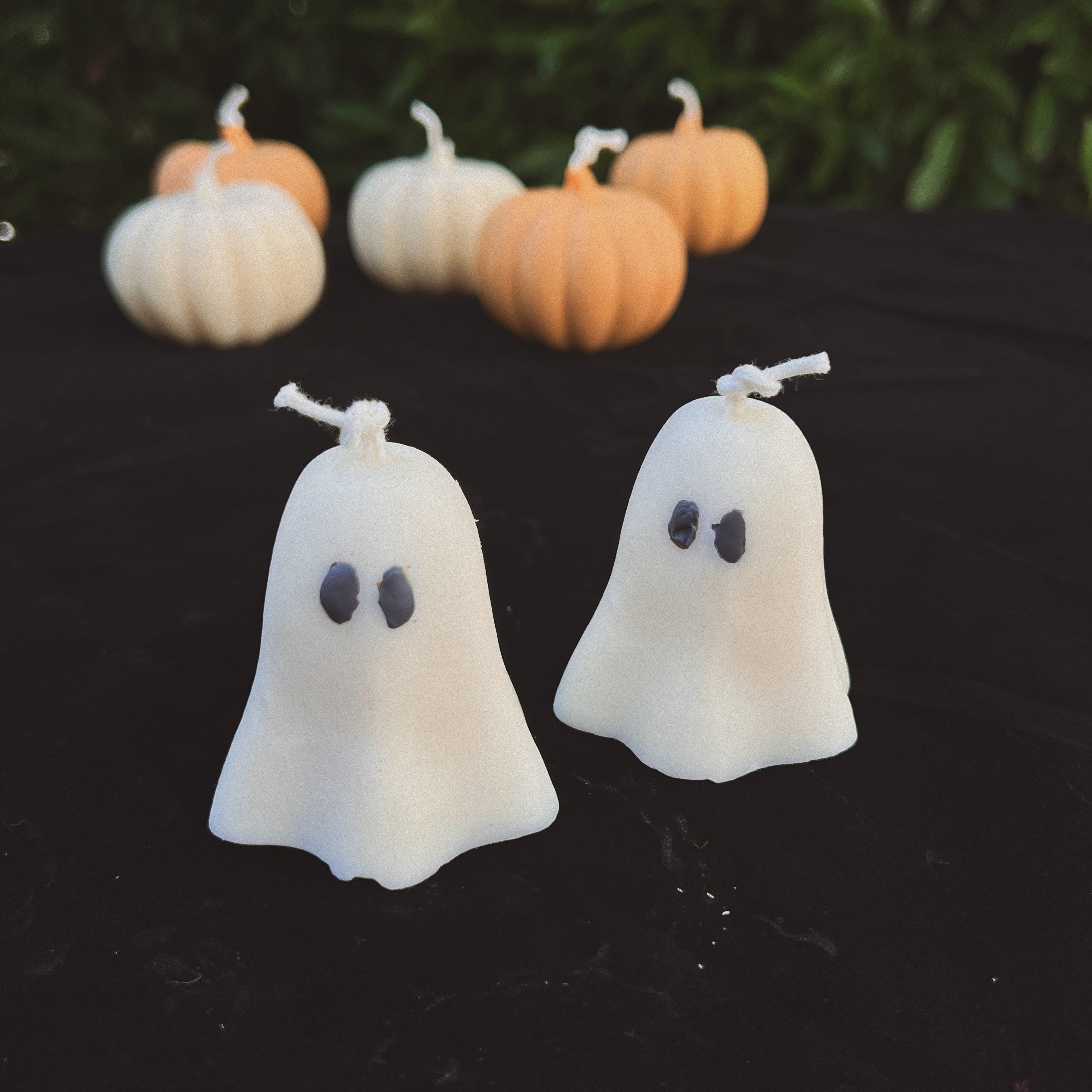 twoghosts2.jpg